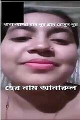 Hot woman exposes her breasts while on a phone call. | boobs girl horny