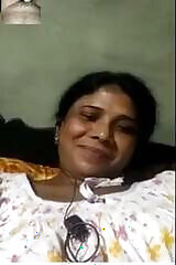 A video call with a hot Indian woman goes wrong and she exposes herself. | desi pakistani pussy